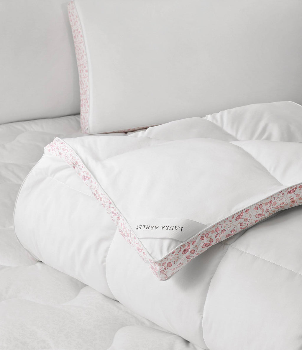 Twin Cotton Sateen Comforter with Floral Gusset B90394