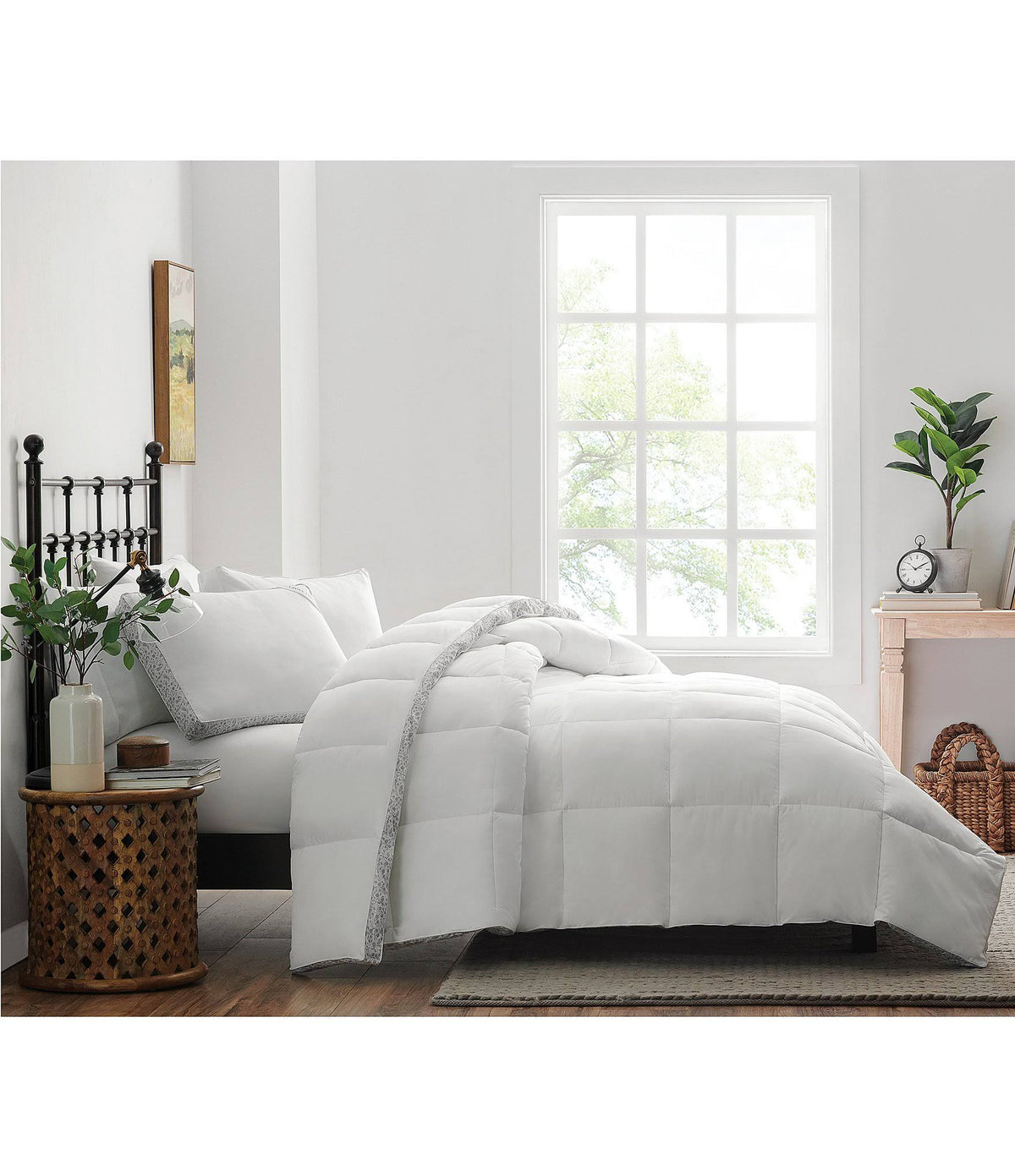 Twin Cotton Sateen Comforter with Floral Gusset B90394