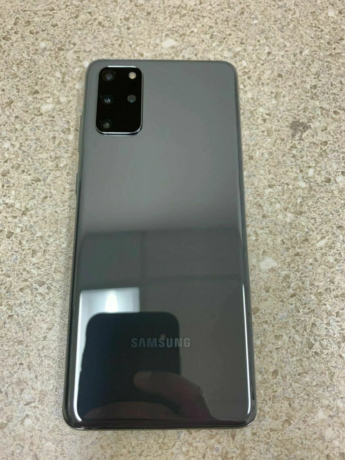 Open Box Samsung Galaxy S20+ Plus 5G 128GB Factory Unlocked K687