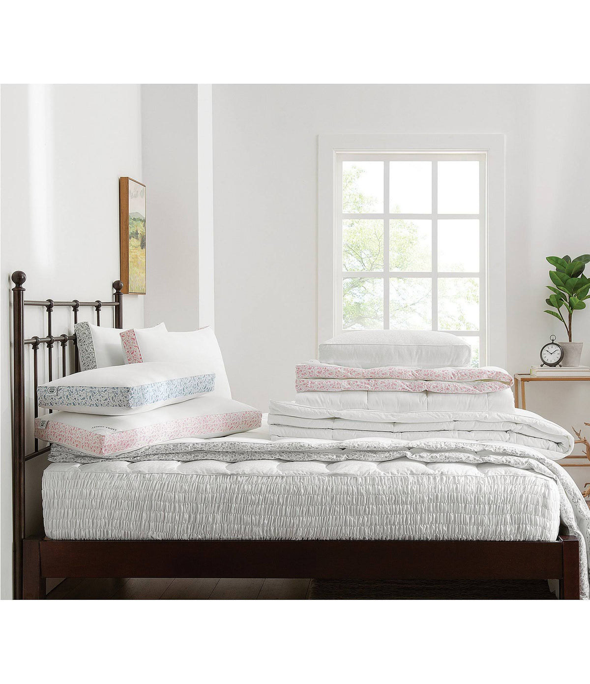 Twin Cotton Sateen Comforter with Floral Gusset B90394