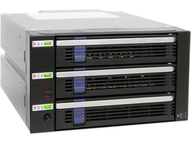3 Bay 2.5/3.5 SAS/SATA HDD/SSD Mobile Rack W78375