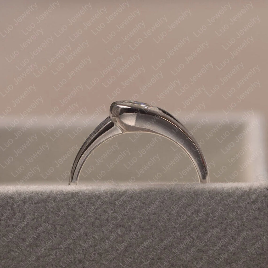 Oval Cut Solitaire Engagement Ring K767313