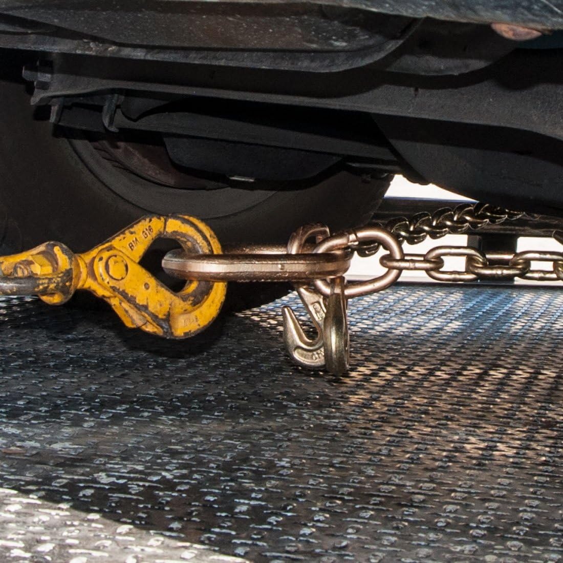 Towing Chain Bridle with Forged 4 Inch Mini J Hooks - Grade 70 Chain - 36 Inches Long - 4,700 Pound Safe Working Load I597