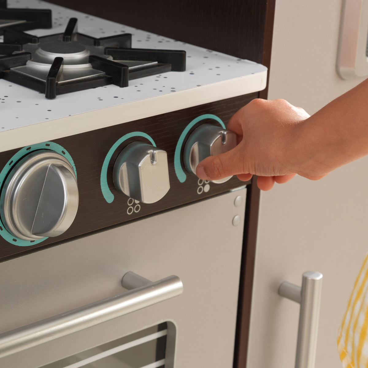 Espresso Wooden Kitchen with 4 Accessory Pieces I2510